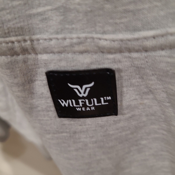 Wilfull Wear Men Oversized SZ Med Grey green hoodie w/mountains and Bigfoot PNW - Picture 3 of 9